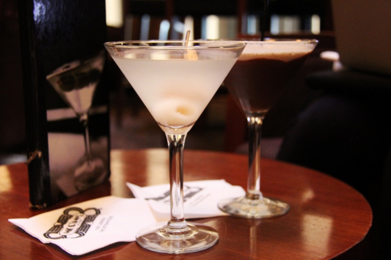 brasserie-GINASSERVIS-min_martini_bar_lychee_chocolate_alcohol_liquor_happy_hour_happy-910161